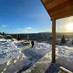 Architect Designed With Panoramic Views بيت للعطل *
