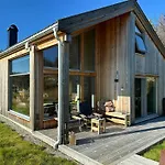 بيت للعطل Architect Designed With Panoramic Views *